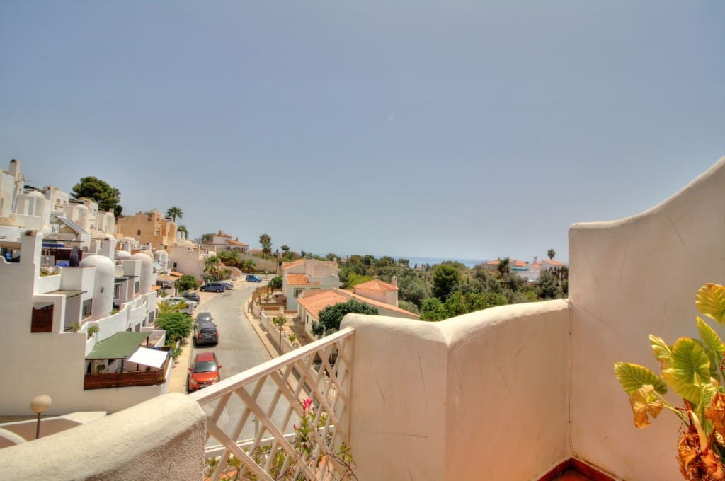 2 bedroom Townhouse for rent in Benajarafe with pool - € 900 (Ref: 7698978)