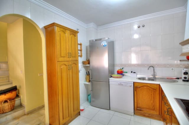 2 bedroom Townhouse for rent in Benajarafe, Vélez-Málaga with pool - € 900 (Ref: 7698978)