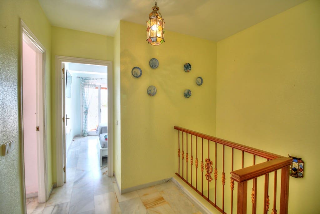 2 bedroom Townhouse for rent in Benajarafe with pool - € 900 (Ref: 7698978)