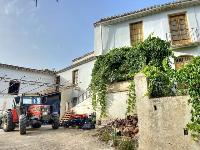 4 sypialnia Finka/Dom wiejski na sprzedaż w Riogordo z basenem garażem - 373 000 € (Ref: 7724637)