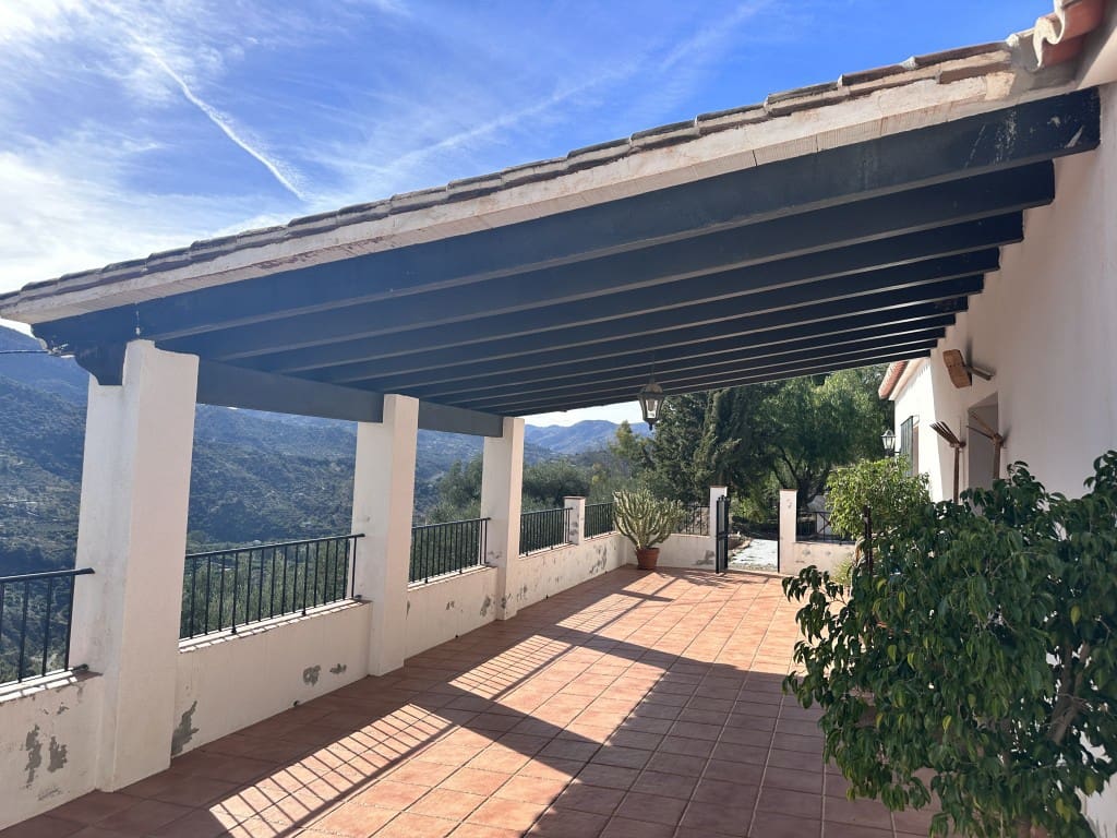 6 soveværelse Finca/Landehus til salg i Comares - € 425.000 (Ref: 7911160)