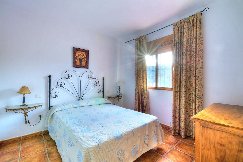 4 soveværelse Finca/Landehus til salg i Comares med swimmingpool - € 260.000 (Ref: 7932523)