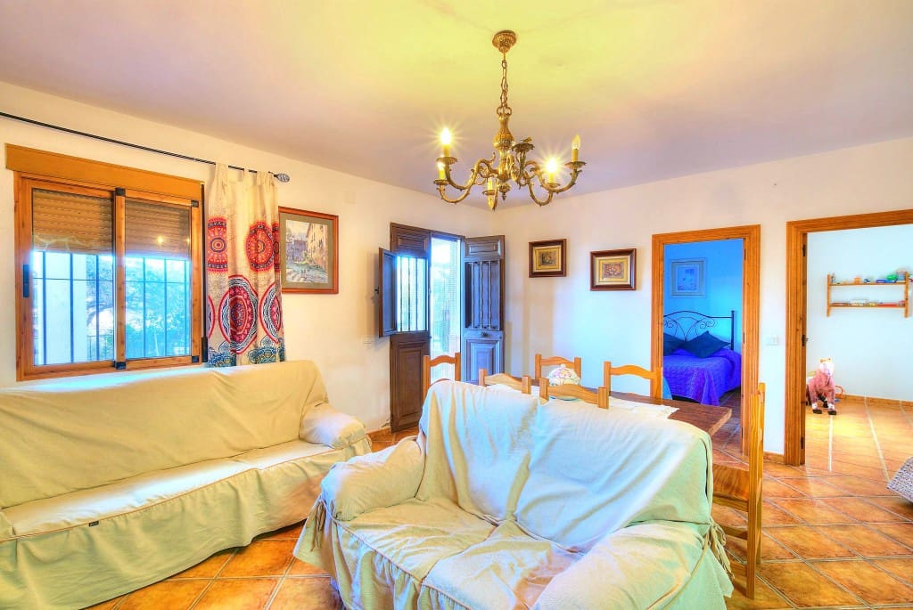 4 soveværelse Finca/Landehus til salg i Comares med swimmingpool - € 260.000 (Ref: 7932523)