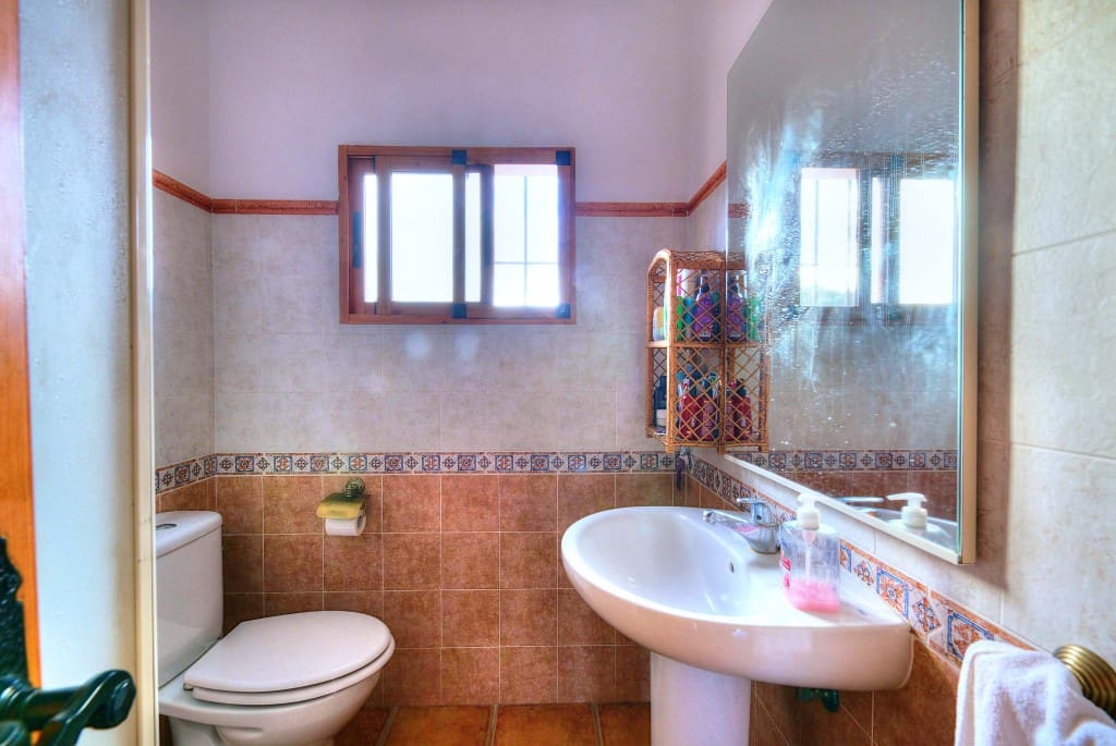 4 soveværelse Finca/Landehus til salg i Comares med swimmingpool - € 260.000 (Ref: 7932523)