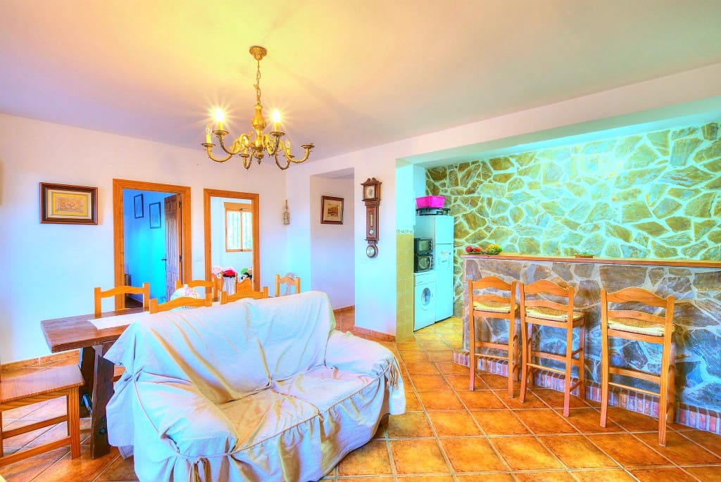 4 soveværelse Finca/Landehus til salg i Comares med swimmingpool - € 260.000 (Ref: 7932523)