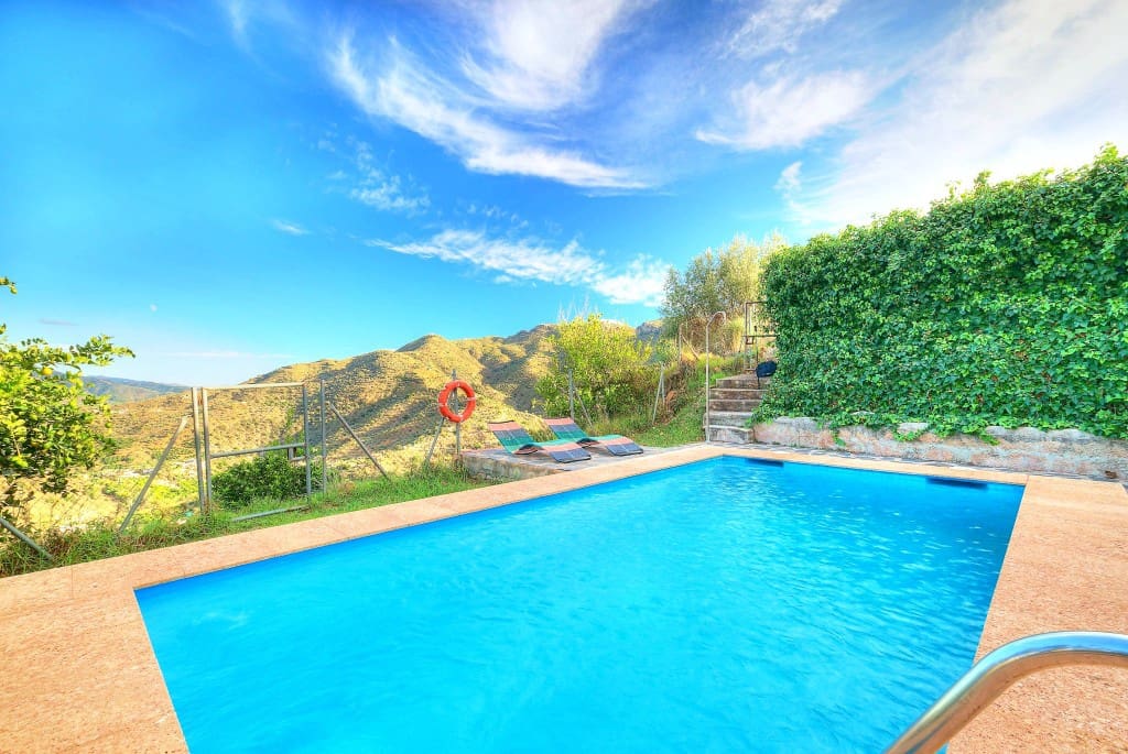 4 soveværelse Finca/Landehus til salg i Comares med swimmingpool - € 260.000 (Ref: 7932523)
