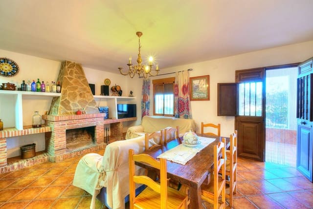 4 soveværelse Finca/Landehus til salg i Comares med swimmingpool - € 260.000 (Ref: 7932523)