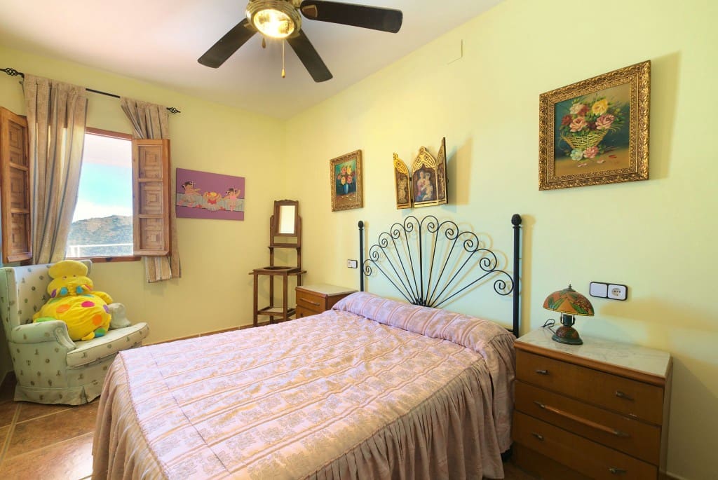 3 camera da letto Finca/Casa di Campagna in vendita in Comares con piscina - 300.000 € (Rif: 7935464)