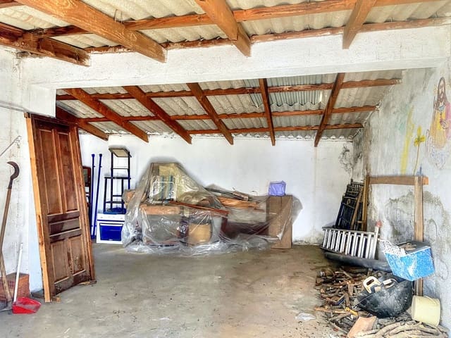 Ruin till salu i Salares - 50 000 € (Ref: 8165037)