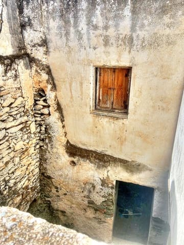 Ruin till salu i Salares - 50 000 € (Ref: 8165037)