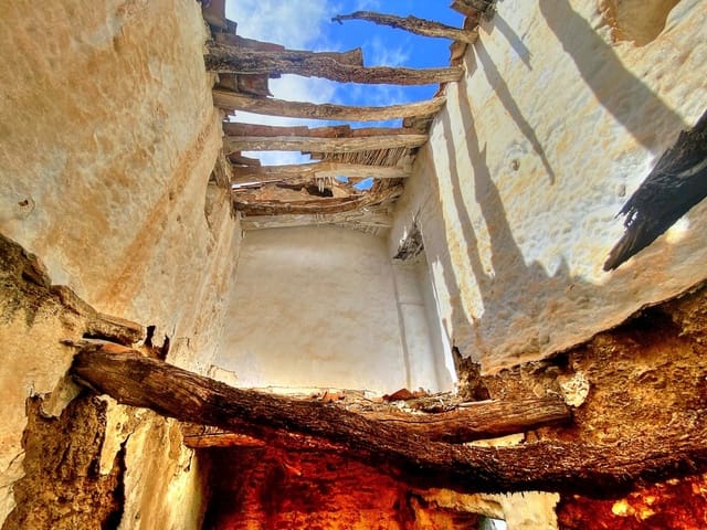 Ruin till salu i Salares - 24 000 € (Ref: 8183069)