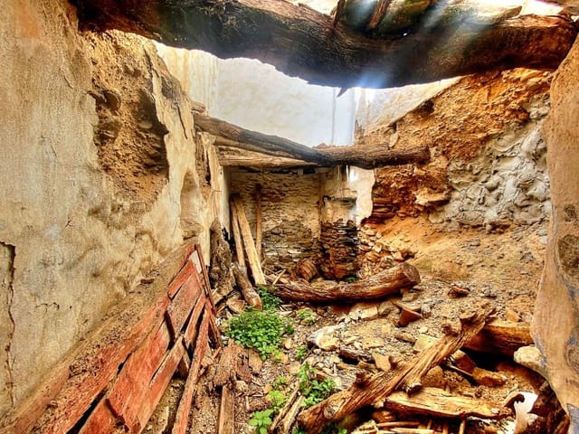 Ruin till salu i Salares - 24 000 € (Ref: 8183069)