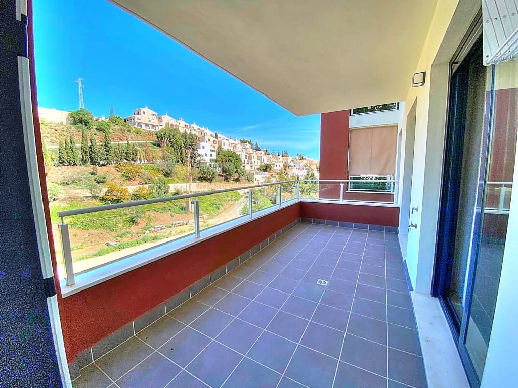 2 bedroom Flat for rent in Benajarafe with pool garage - € 900 (Ref: 8213347)