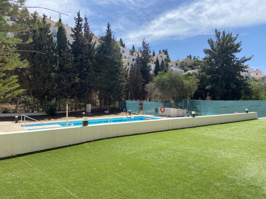 2 bedroom Flat for rent in Benajarafe with pool garage - € 900 (Ref: 8213347)