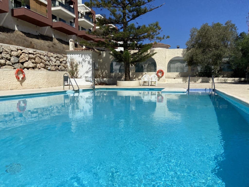 2 bedroom Flat for rent in Benajarafe with pool garage - € 900 (Ref: 8213347)