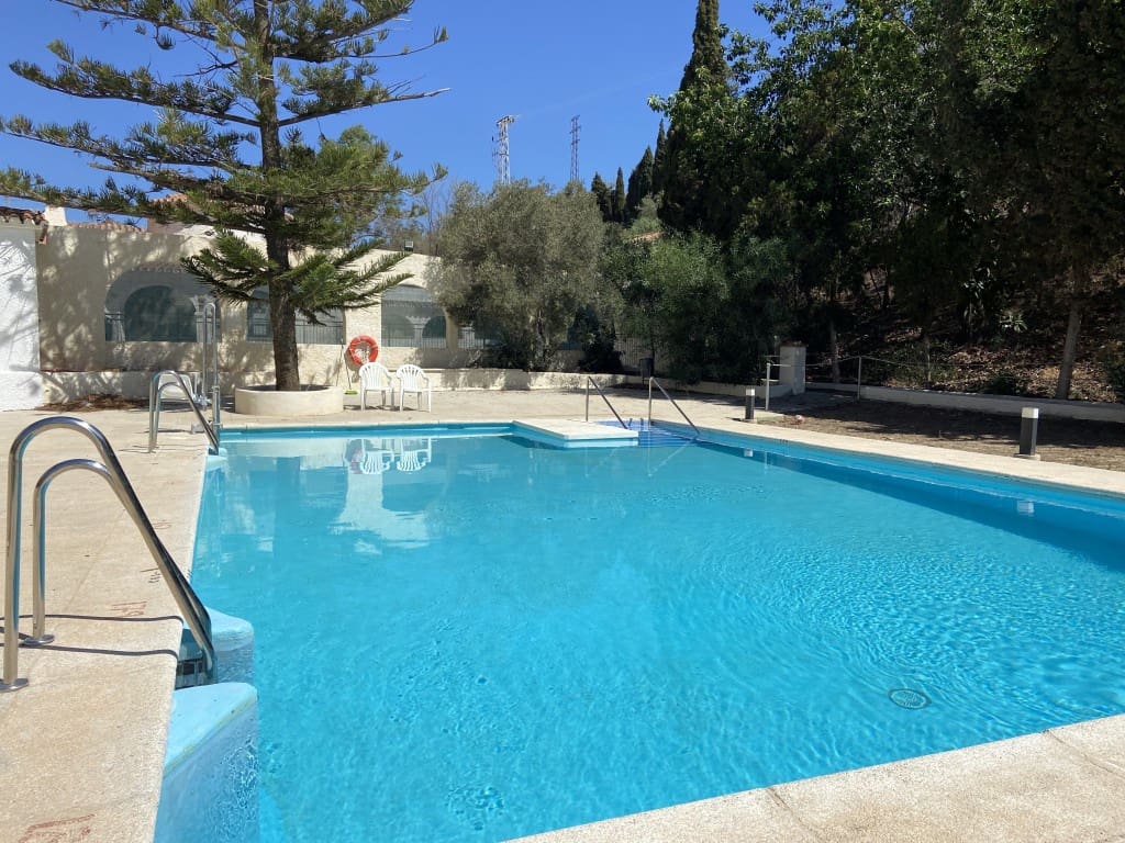 2 bedroom Flat for rent in Benajarafe with pool garage - € 900 (Ref: 8213347)