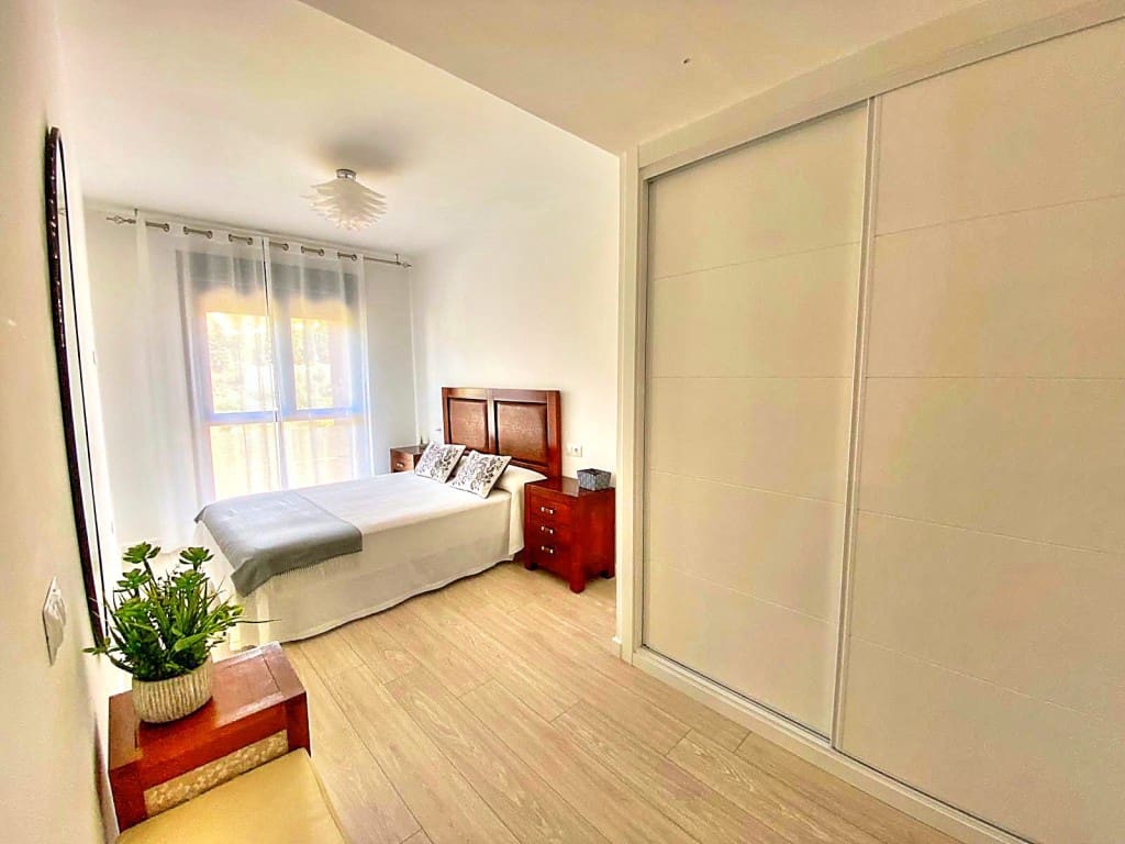 2 bedroom Flat for rent in Benajarafe with pool garage - € 900 (Ref: 8213347)