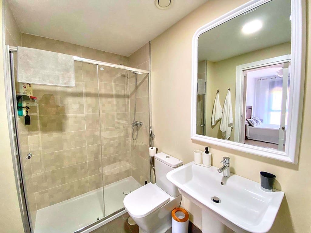 2 bedroom Flat for rent in Benajarafe with pool garage - € 900 (Ref: 8213347)