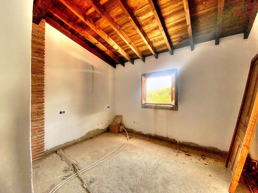 4 sypialnia Finka/Dom wiejski na sprzedaż w Salares - 150 000 € (Ref: 8252279)