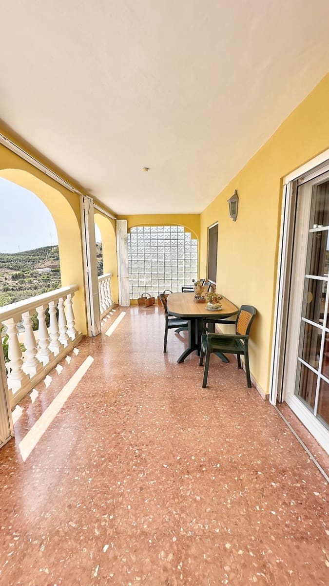 3 soveværelse Villa til salg i Benajarafe med swimmingpool garage - € 575.000 (Ref: 8322529)