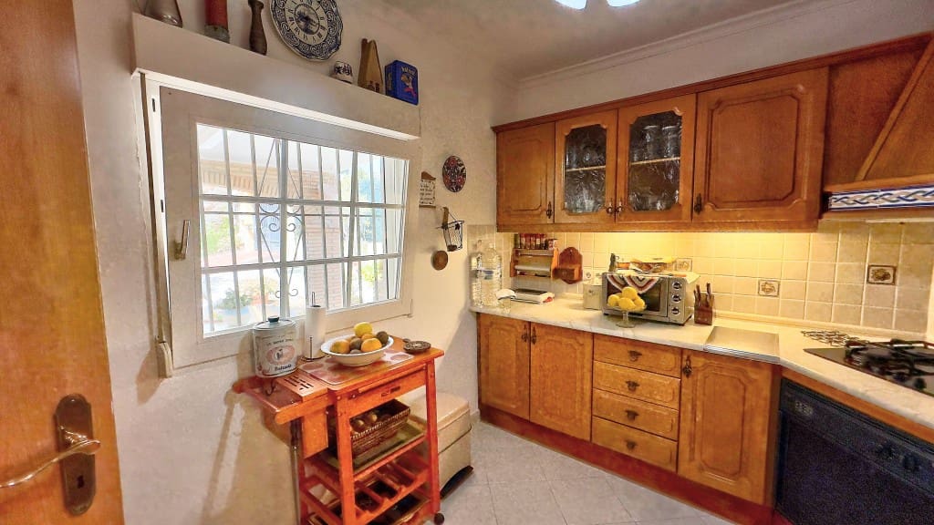 3 soveværelse Villa til salg i Benajarafe med swimmingpool garage - € 575.000 (Ref: 8322529)