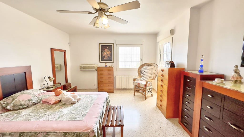 3 soveværelse Villa til salg i Benajarafe med swimmingpool garage - € 575.000 (Ref: 8322529)