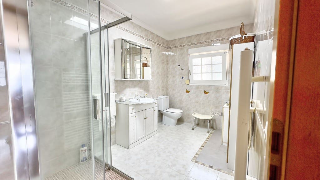 3 soveværelse Villa til salg i Benajarafe med swimmingpool garage - € 575.000 (Ref: 8322529)