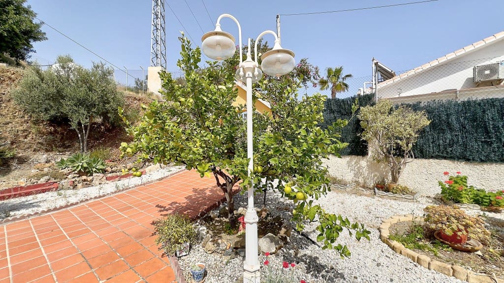 3 soveværelse Villa til salg i Benajarafe med swimmingpool garage - € 575.000 (Ref: 8322529)