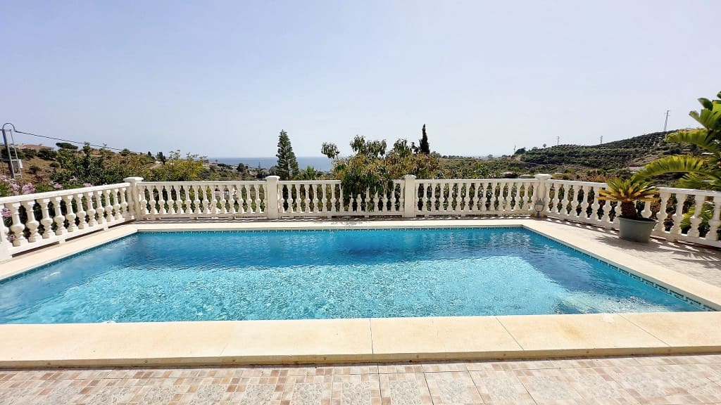 3 soveværelse Villa til salg i Benajarafe med swimmingpool garage - € 575.000 (Ref: 8322529)