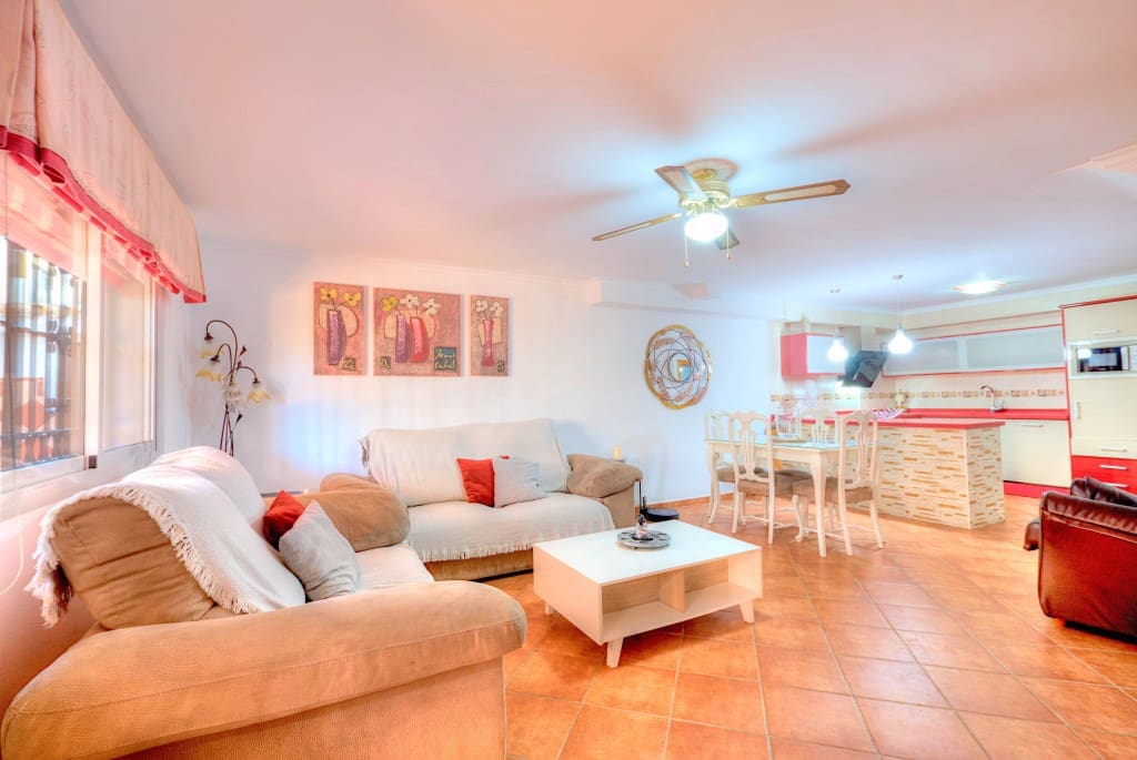 3 soverom Kjedet enebolig til salgs i Torre del Mar med svømmebasseng - € 410 000 (Ref: 8487302)