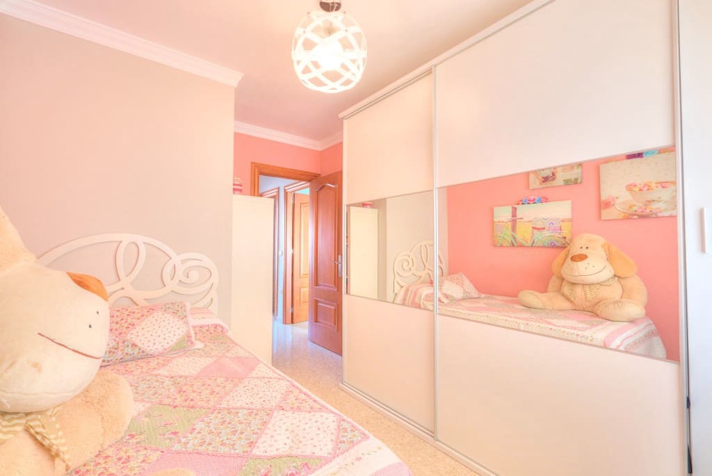 3 soverom Kjedet enebolig til salgs i Torre del Mar med svømmebasseng - € 410 000 (Ref: 8487302)