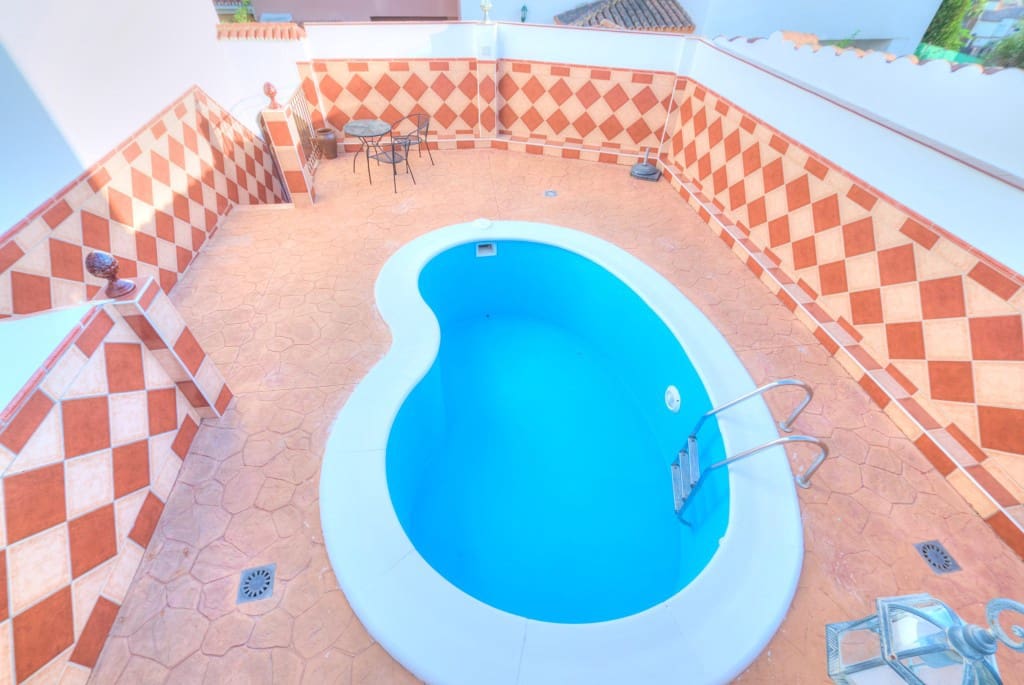 3 soverom Kjedet enebolig til salgs i Torre del Mar med svømmebasseng - € 410 000 (Ref: 8487302)