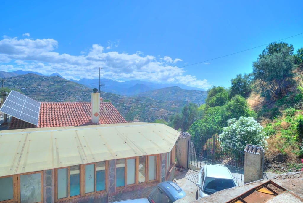 3 soveværelse Finca/Landehus til salg i Sayalonga med swimmingpool - € 390.000 (Ref: 8490882)