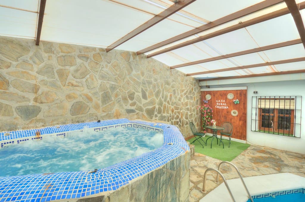 3 soveværelse Finca/Landehus til salg i Sayalonga med swimmingpool - € 390.000 (Ref: 8490882)