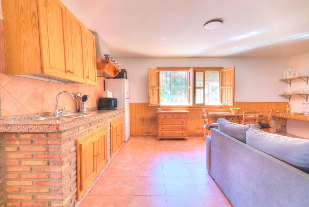 3 soveværelse Finca/Landehus til salg i Sayalonga med swimmingpool - € 390.000 (Ref: 8490882)