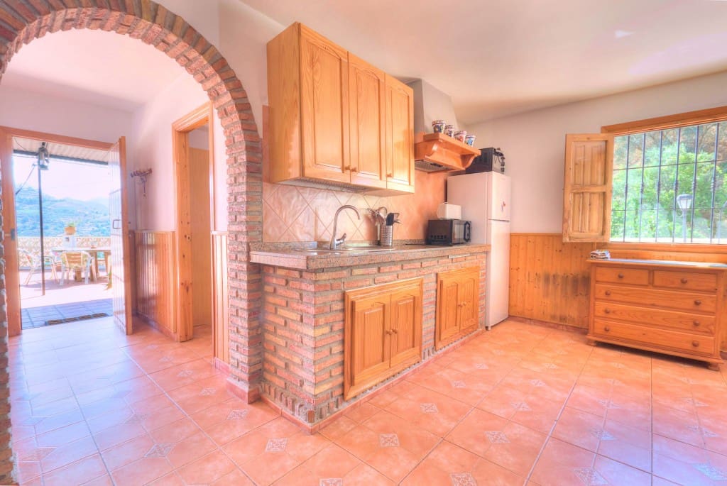 3 soveværelse Finca/Landehus til salg i Sayalonga med swimmingpool - € 390.000 (Ref: 8490882)