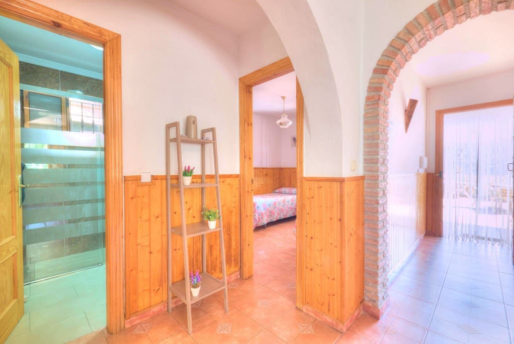 3 soveværelse Finca/Landehus til salg i Sayalonga med swimmingpool - € 390.000 (Ref: 8490882)