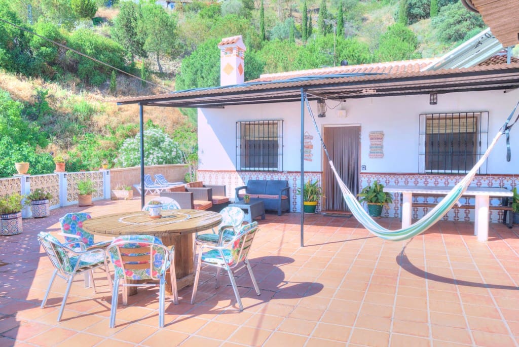 3 soveværelse Finca/Landehus til salg i Sayalonga med swimmingpool - € 390.000 (Ref: 8490882)