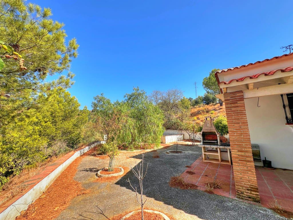 2 chambre Finca/Maison de Campagne à vendre à Colmenar avec piscine - 180 000 € (Ref: 8494899)