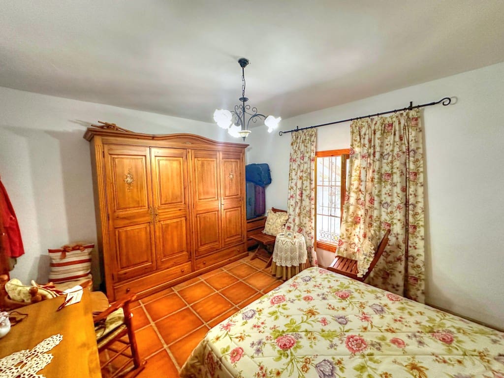 2 chambre Finca/Maison de Campagne à vendre à Colmenar avec piscine - 180 000 € (Ref: 8494899)