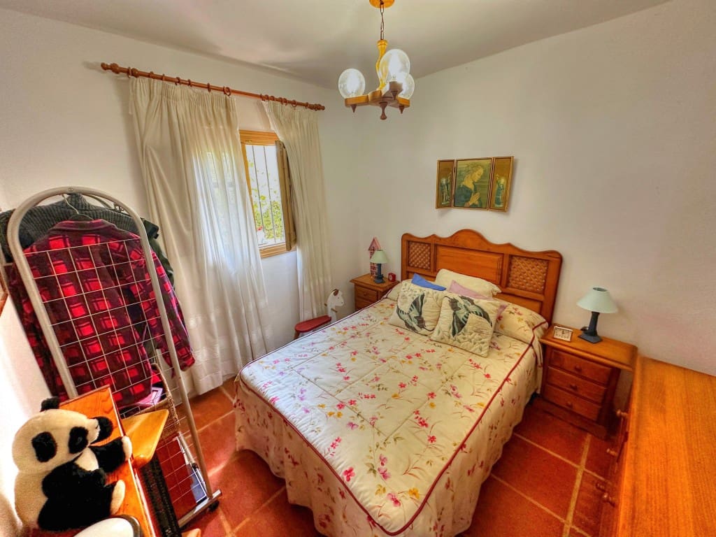 2 chambre Finca/Maison de Campagne à vendre à Colmenar avec piscine - 180 000 € (Ref: 8494899)