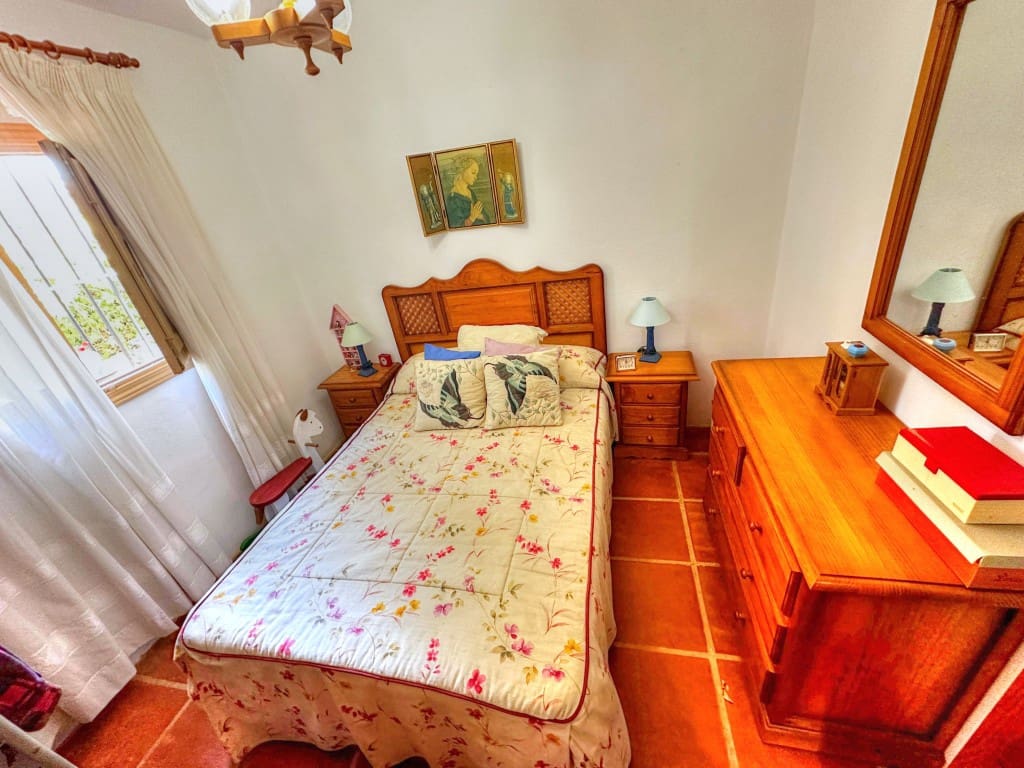 2 chambre Finca/Maison de Campagne à vendre à Colmenar avec piscine - 180 000 € (Ref: 8494899)