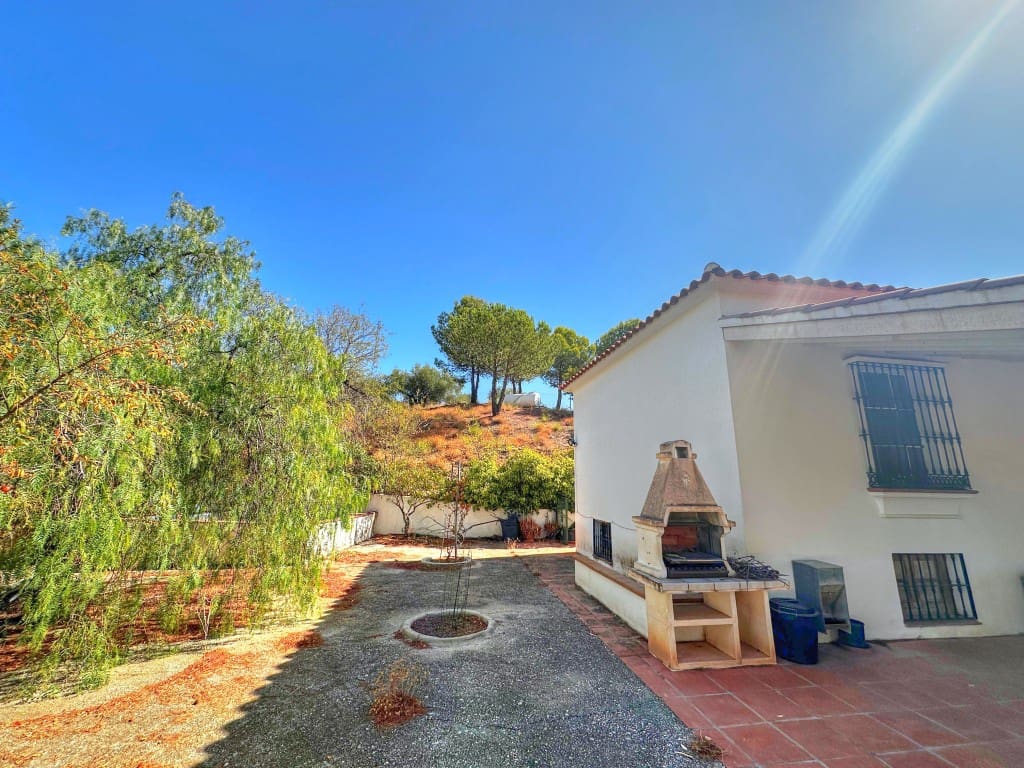 2 chambre Finca/Maison de Campagne à vendre à Colmenar avec piscine - 180 000 € (Ref: 8494899)