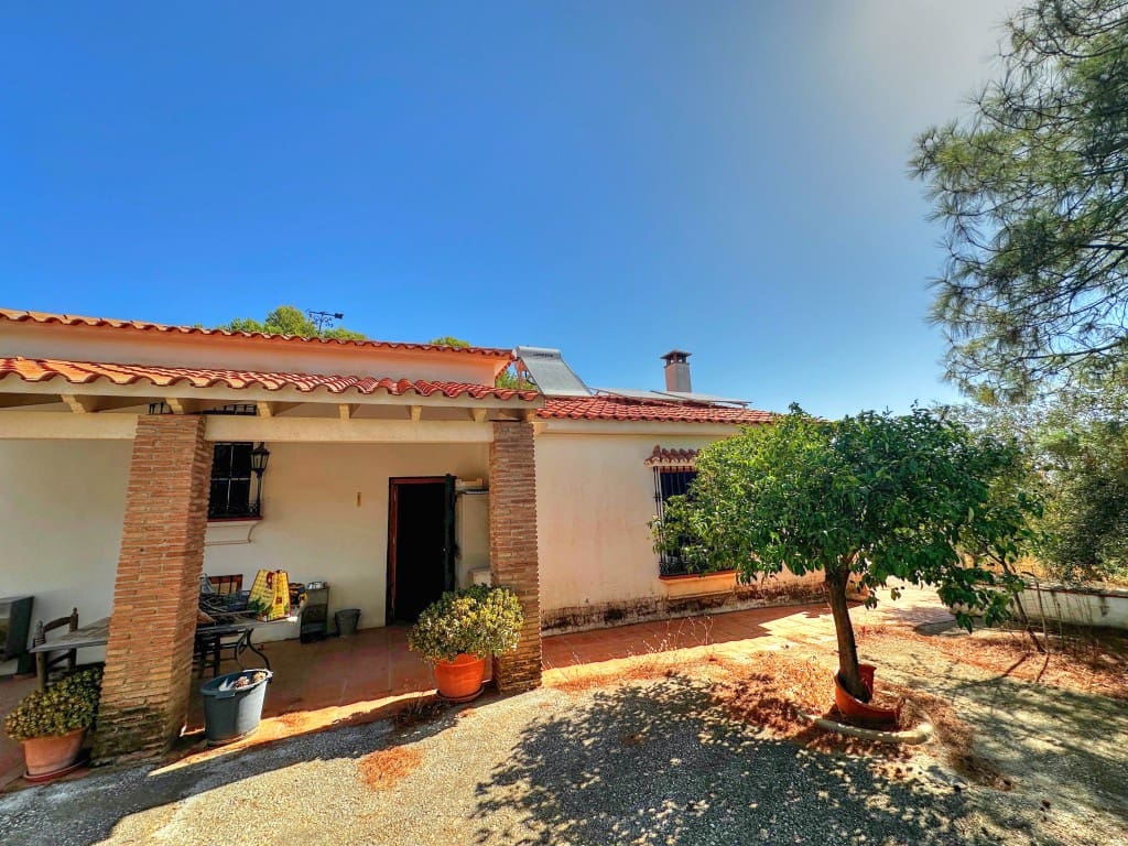 2 chambre Finca/Maison de Campagne à vendre à Colmenar avec piscine - 180 000 € (Ref: 8494899)