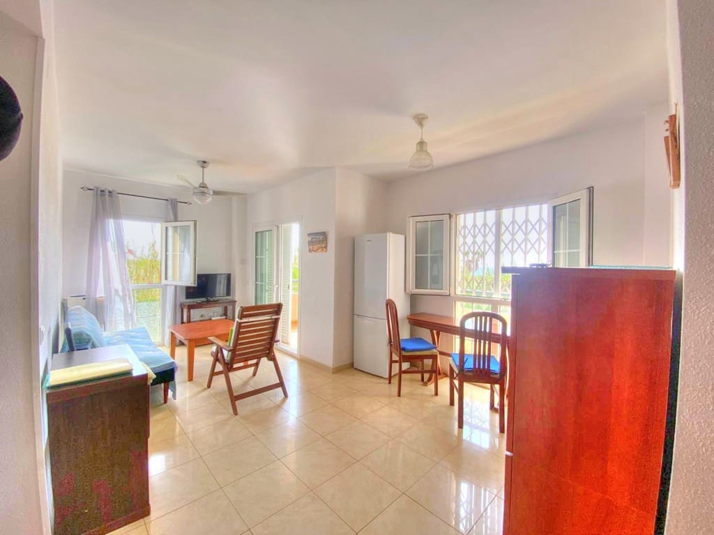 2 sovrum Lägenhet att hyra i Benajarafe med pool - 900 € (Ref: 8505566)