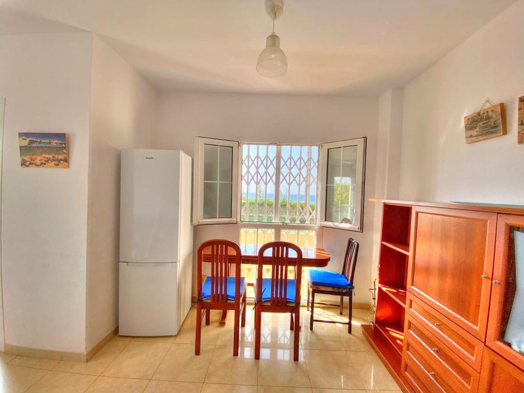 2 sovrum Lägenhet att hyra i Benajarafe med pool - 900 € (Ref: 8505566)