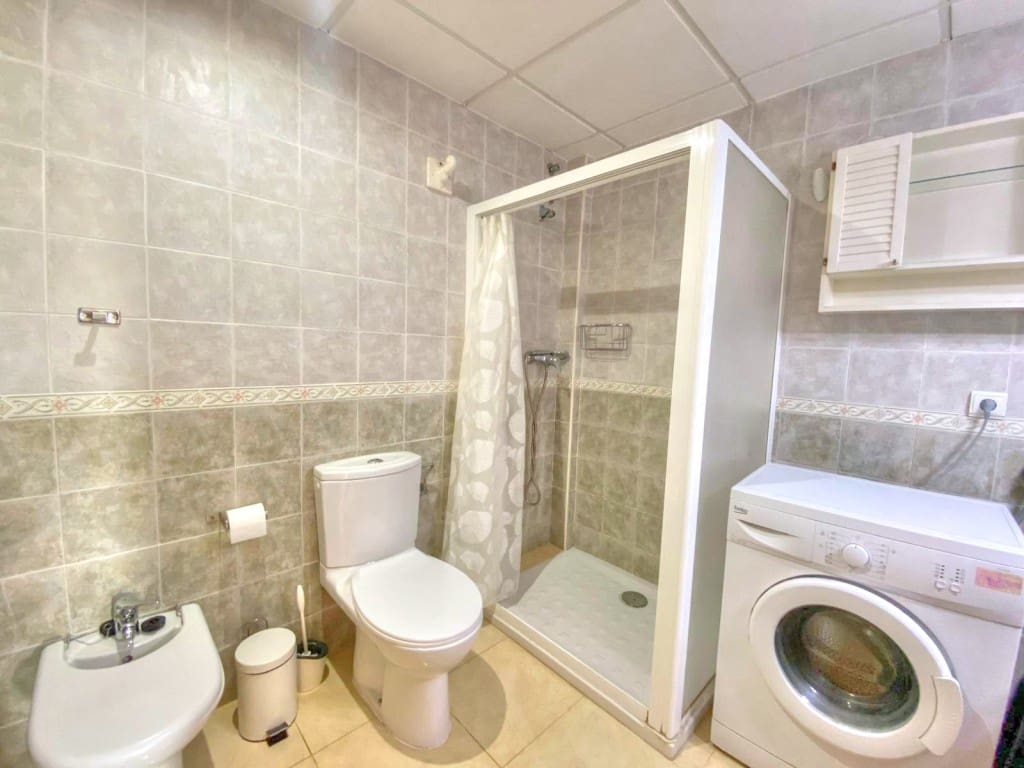 2 sovrum Lägenhet att hyra i Benajarafe med pool - 900 € (Ref: 8505566)