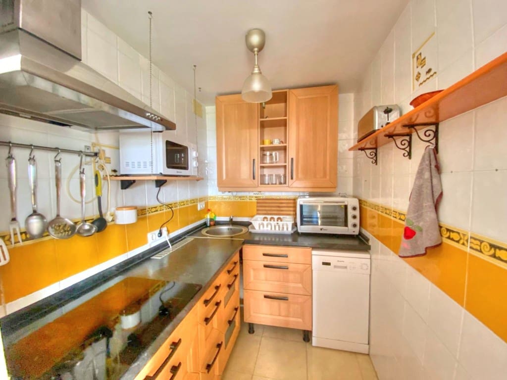 2 sovrum Lägenhet att hyra i Benajarafe med pool - 900 € (Ref: 8505566)