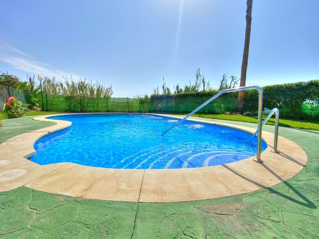 2 sovrum Lägenhet att hyra i Benajarafe med pool - 900 € (Ref: 8505566)