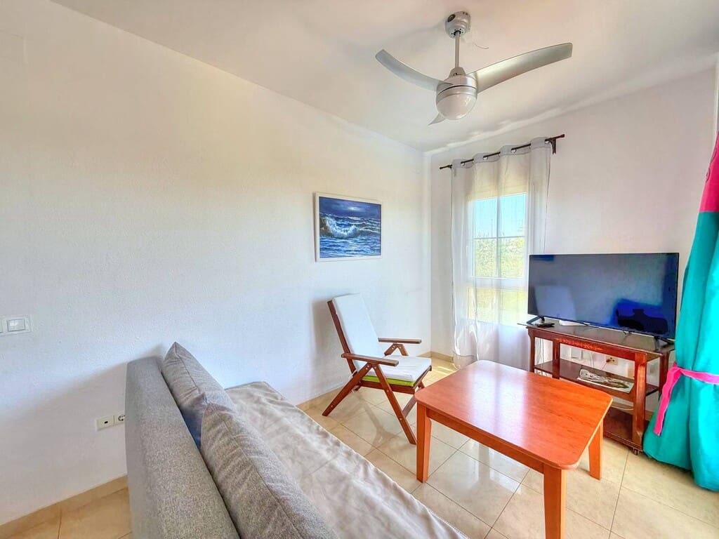 2 sypialnia Mieszkanie do wynajęcia w Benajarafe z basenem garażem - 900 € (Ref: 8505566)